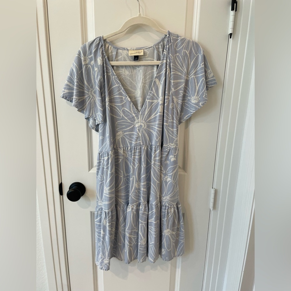Universal Thread Light Blue Floral Midi Dress